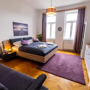 Deluxe apartment near hauptbahnhof Apartment