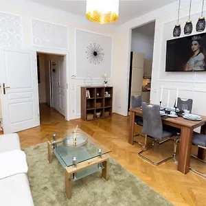  Apartament Sissi Designed Apatment Near Main Train Station